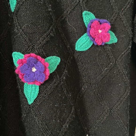 VIntage Koret black sweater with crochet applique - Size M - Picture 3 of 6